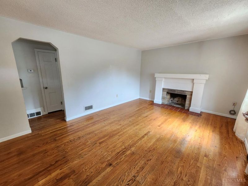 1196 Anderson Ferry Road, Delhi Twp, OH 45238 Photo 2