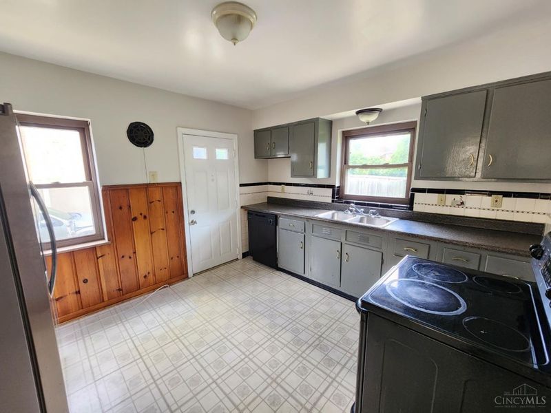 1196 Anderson Ferry Road, Delhi Twp, OH 45238 Photo 4