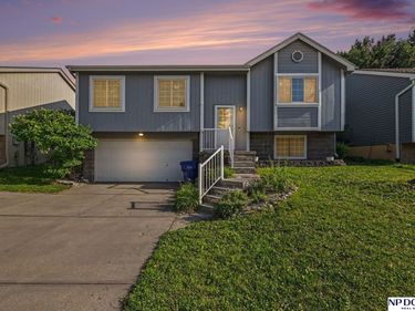 18907 R Street, Omaha, NE 68135