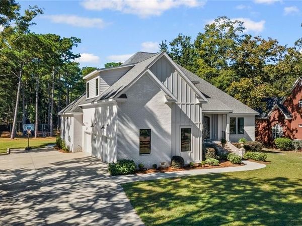 3115 Dog River Road , Theodore, AL 36582