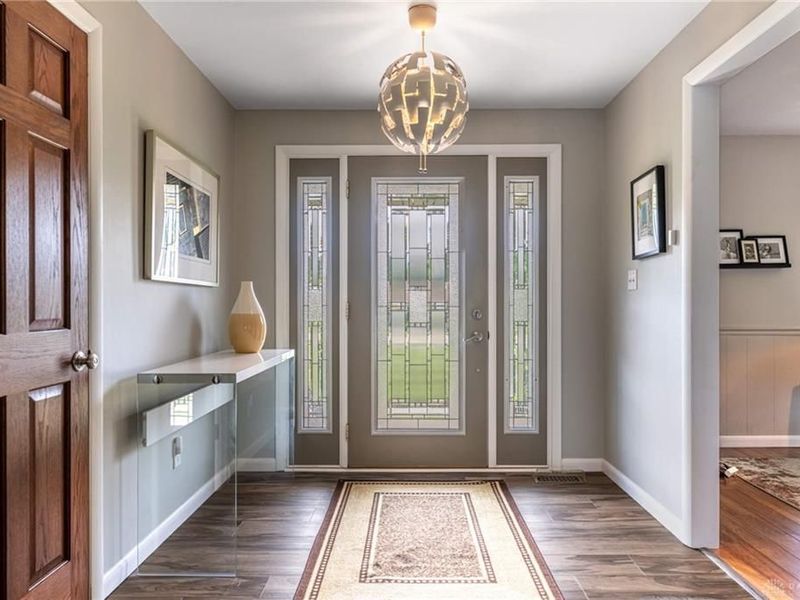 7705 John Elwood Drive, Centerville, OH 45459 Photo 2