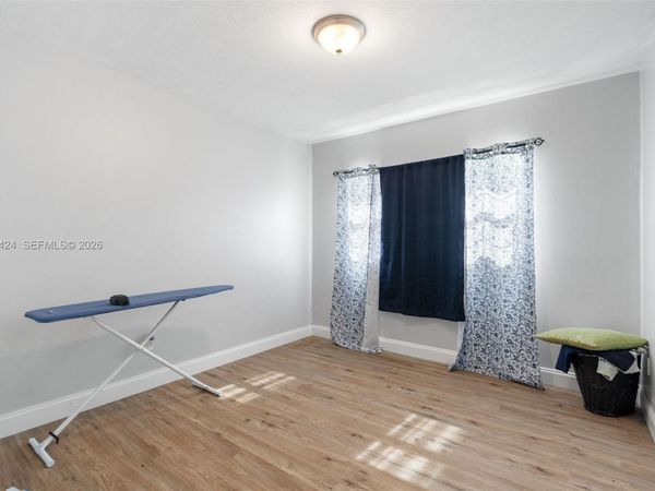 9775 Evans, Jacksonville, FL 32208