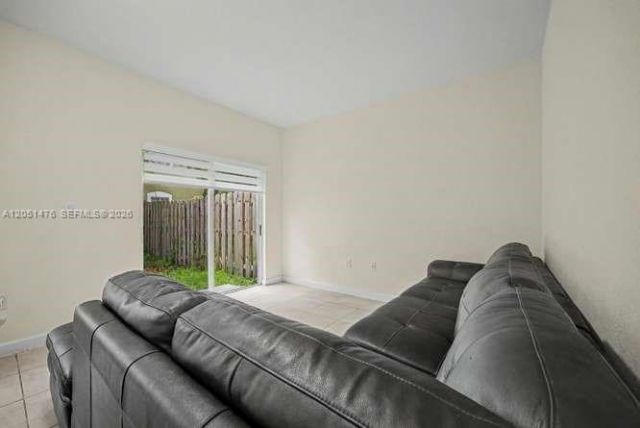1020 SE 26th Ter , Homestead, FL 33035 Photo