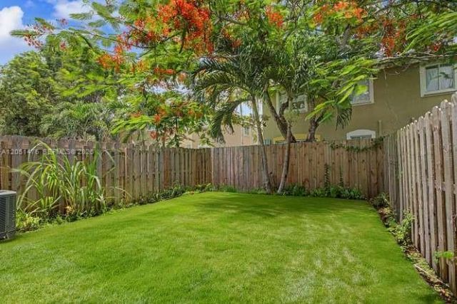 1020 SE 26th Ter , Homestead, FL 33035 Photo