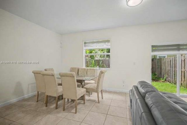 1020 SE 26th Ter , Homestead, FL 33035 Photo
