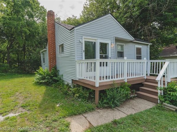 62 Court Street, Pontiac, MI 48342