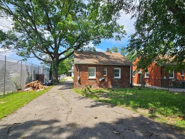 12876 Faust Avenue , Detroit, MI 48223