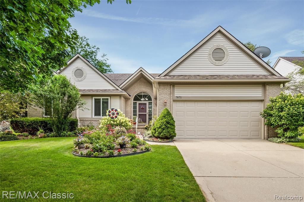 7671 Vamoco Drive, Waterford Township, MI 48327 Main Photo