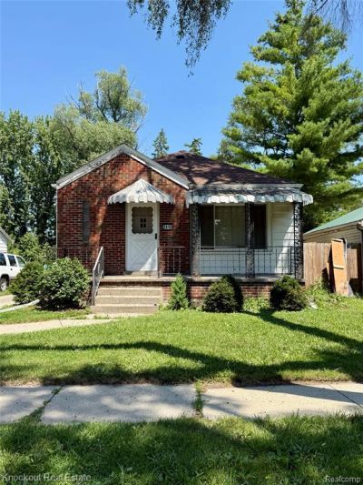 2410 N Clinton Street, Saginaw, MI 48602 Main Photo