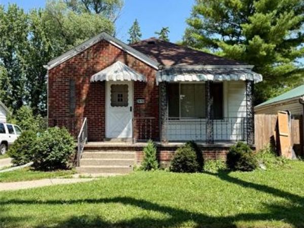 2410 N Clinton Street, Saginaw, MI 48602