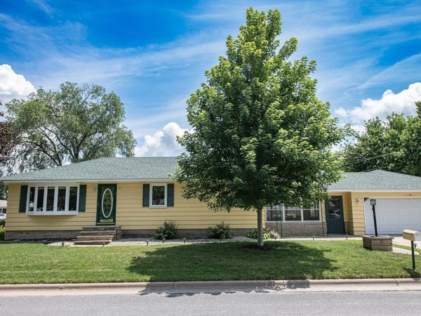 520 39th Avenue , Winona, MN 55987