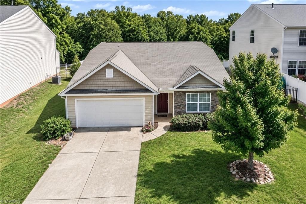 135 Mossy Pond Road, Statesville, NC 28677 Main Photo