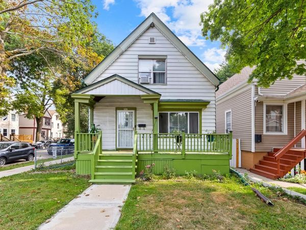 2803 W Burnham STREET, Milwaukee, WI 53215