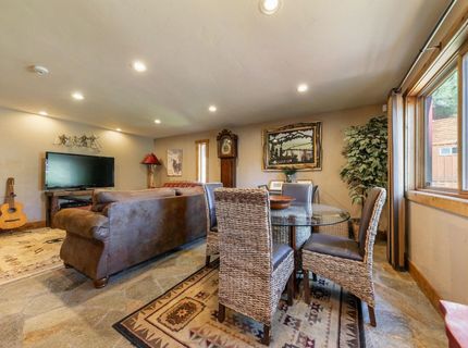 13165 Pinnacle Loop, Truckee, CA 96161 Photo