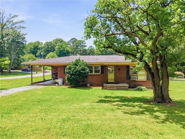 101 Jackson Street , Calhoun, GA 30701