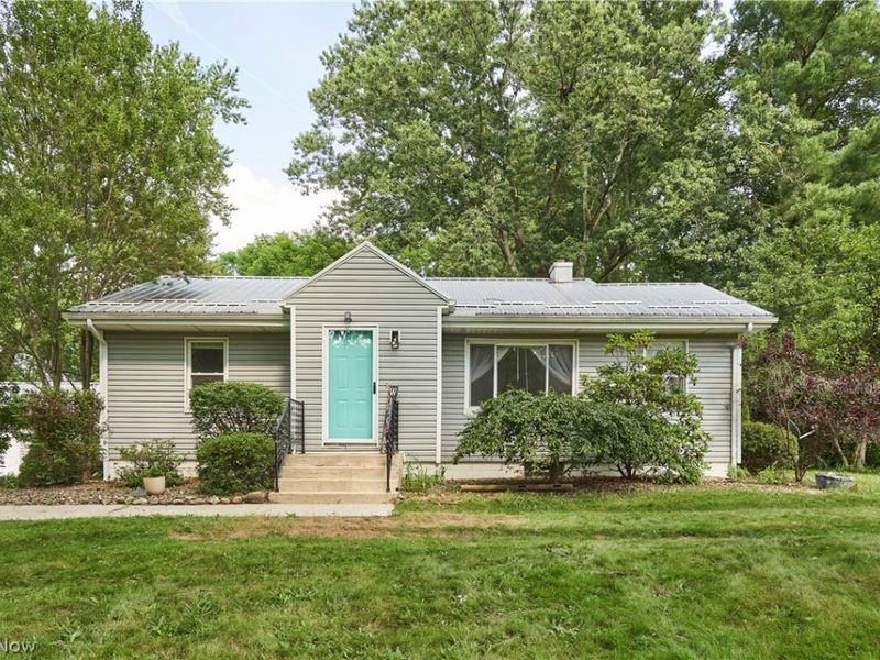 7091 Akron Avenue NW, New Franklin, OH 44614 Photo 1