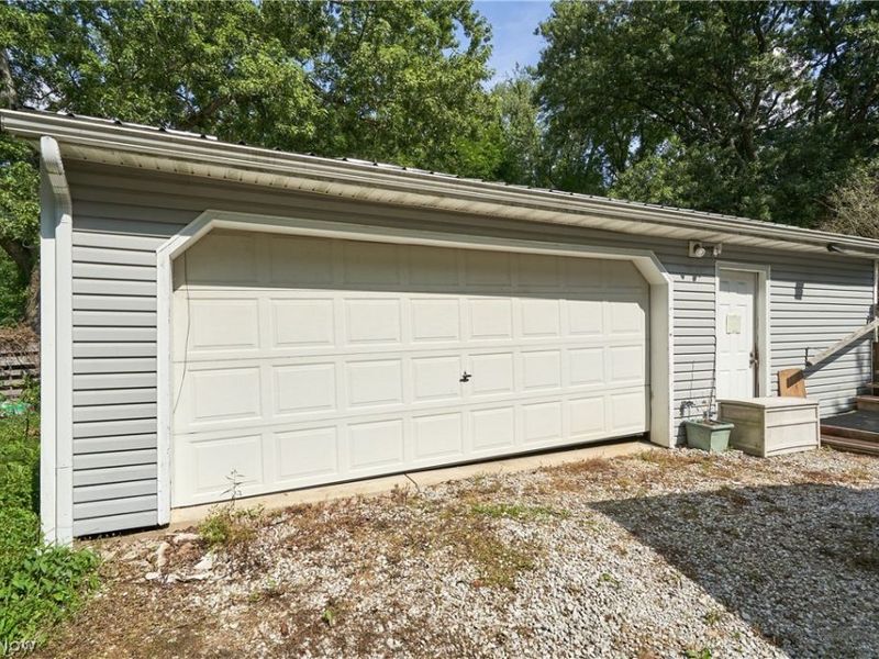 7091 Akron Avenue NW, New Franklin, OH 44614 Photo 6