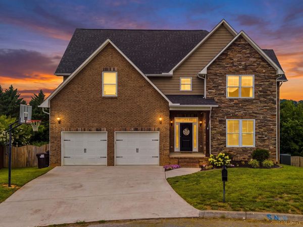 705 Huntcliff Lane, Knoxville, TN 37922