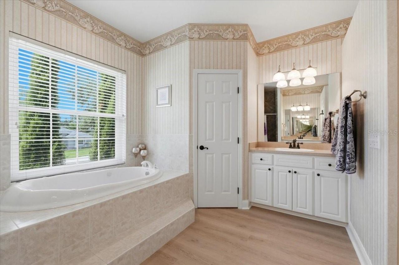 5618 Summerland Hills Drive , Lakeland, FL 33812 Photo