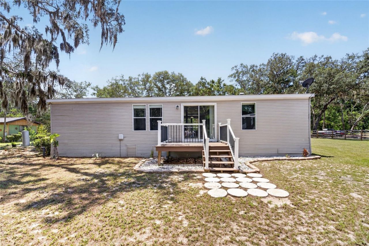 357 Walter Place, Fruitland Park, FL 34731 Photo
