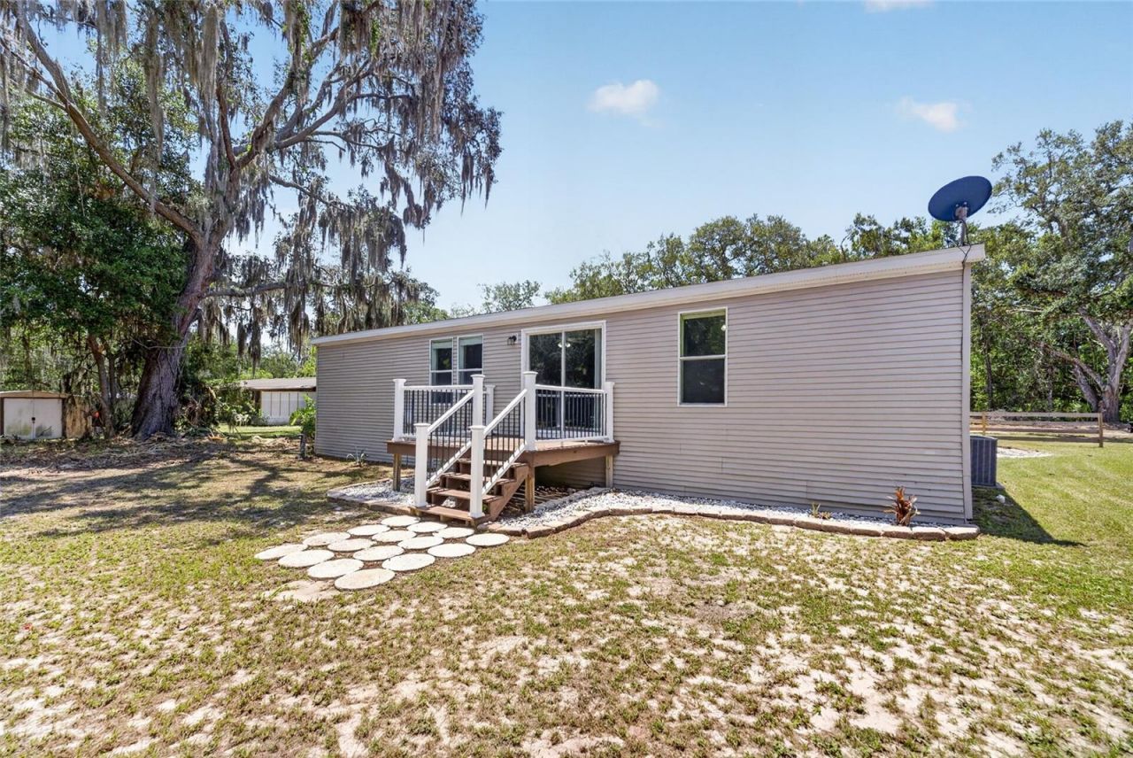 357 Walter Place, Fruitland Park, FL 34731 Photo