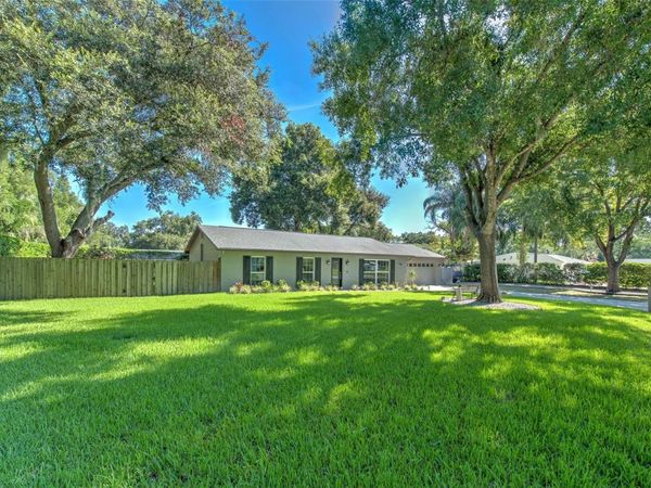 1712 SAKURA DRIVE , VALRICO, FL 33596