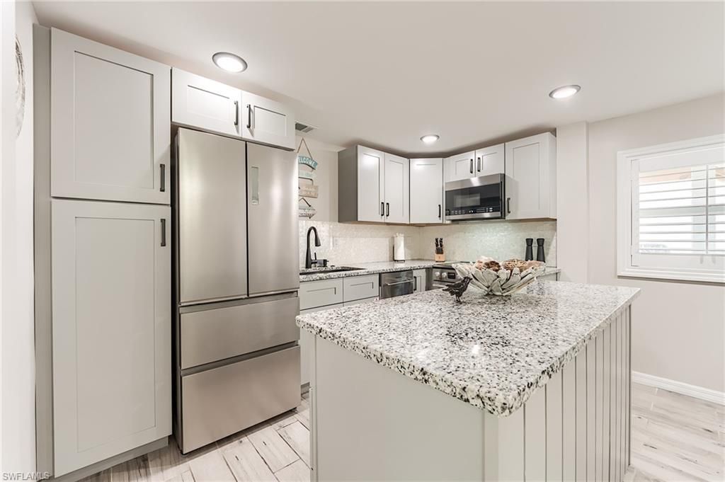 114 Lovers Ln , Fort Myers Beach, FL 33931 Photo