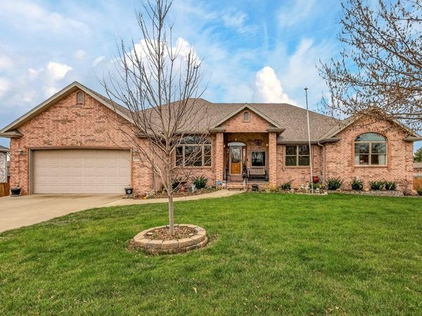 2374 S April Avenue , Springfield, MO 65807