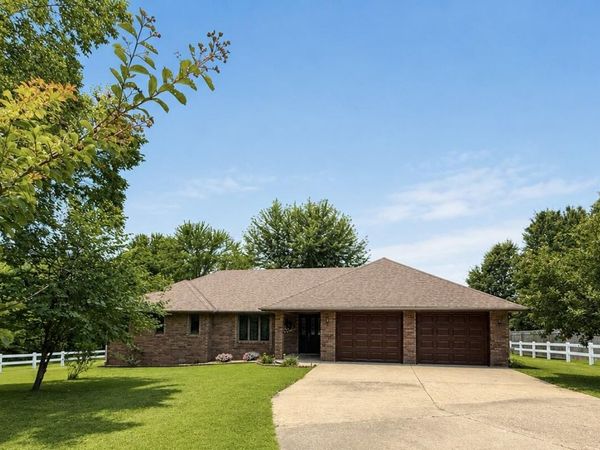 1501 Woodland Circle , Mountain Grove, MO 65711