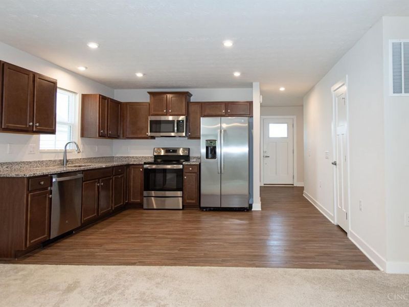 6639 Crystal Harbour Drive, Middletown, OH 45042 Photo 16