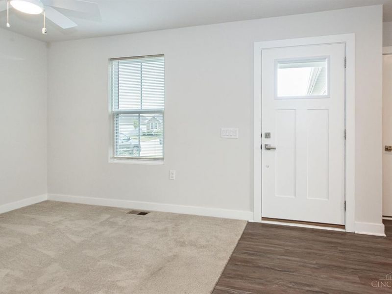 6639 Crystal Harbour Drive, Middletown, OH 45042 Photo 4