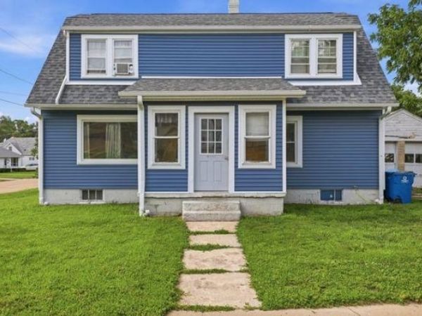 1723 4th Street, DIXON, IL 61021