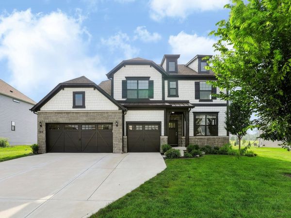 5341 Peachtree Road, Zionsville, IN 46077