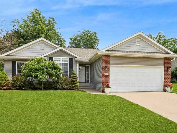 197 Rogers Drive, Williamsburg, IA 52361