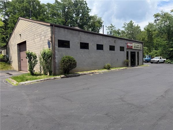 560 Hoover Rd , Pittsburgh, PA 15235