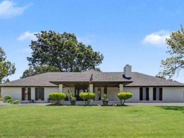 121 W Tahoe Drive, Cordell, OK 73632