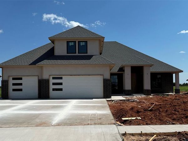 2226 W Cole Drive, Mustang, OK 73064