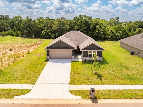 4640 Lincoln Landing, Harrah, OK 73045