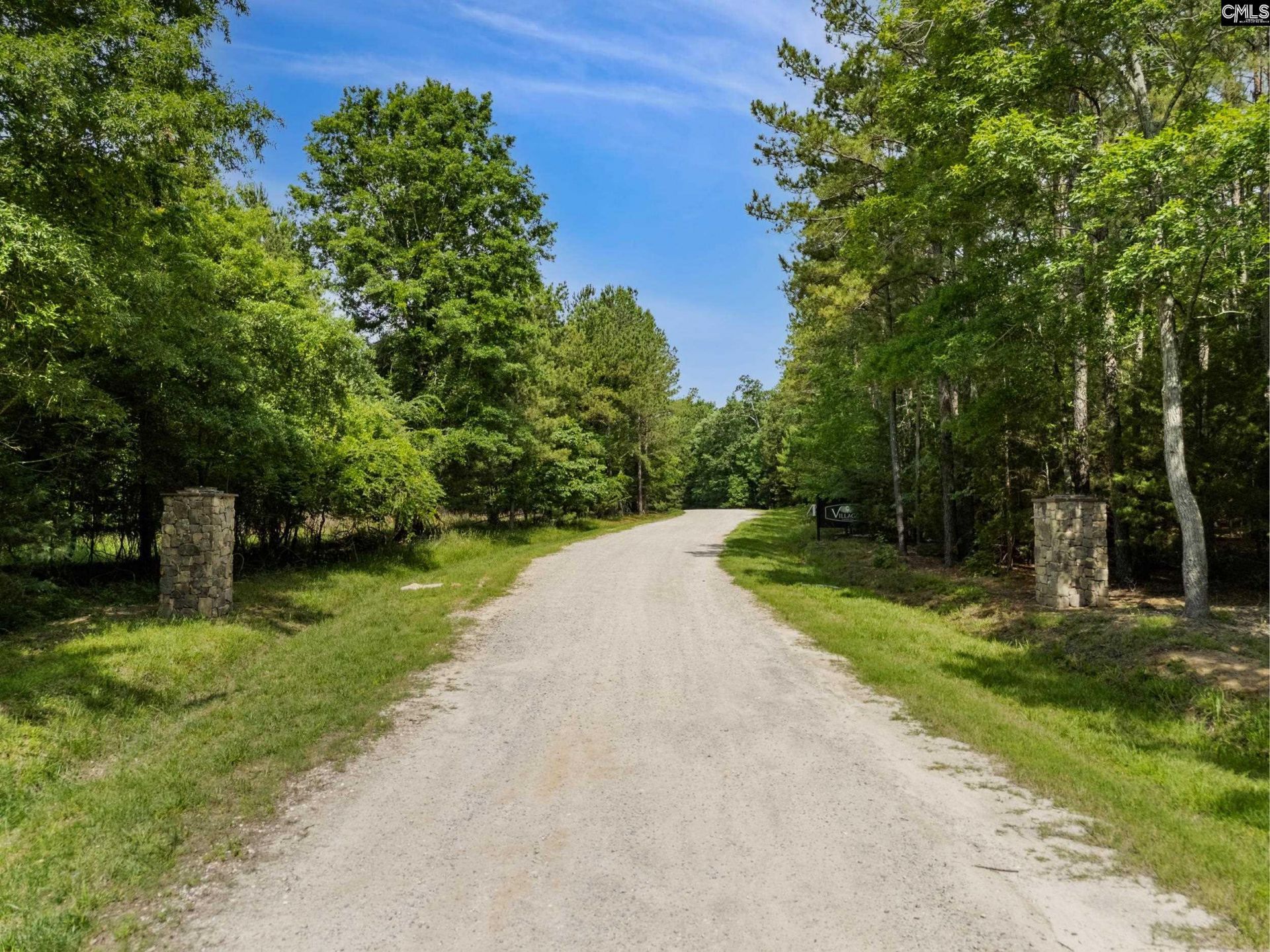 660 Clipper Trail  Photo 5