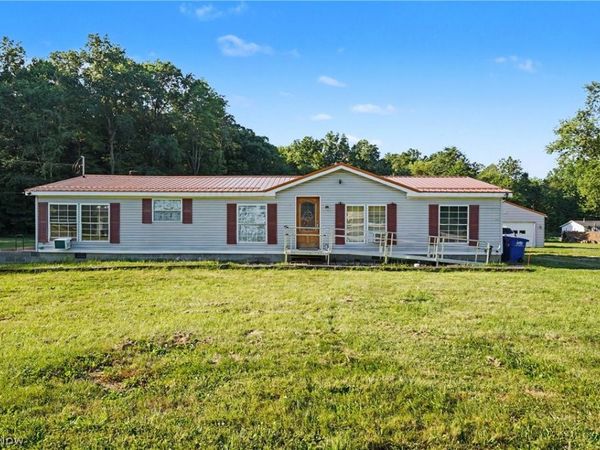 17366 Wick Avenue, Lake Milton, OH 44429