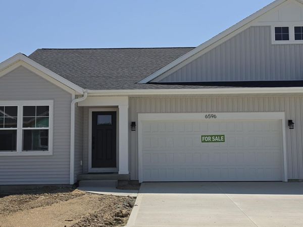 6596 SW Bellflower Drive SW, Unit 10, Zeeland, MI 49464