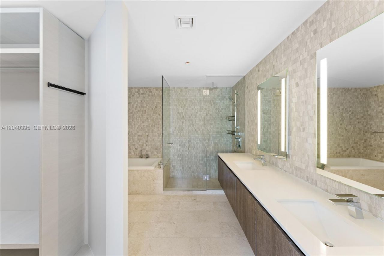 88 SW 7th St , Unit 712, Miami, FL 33130 Photo