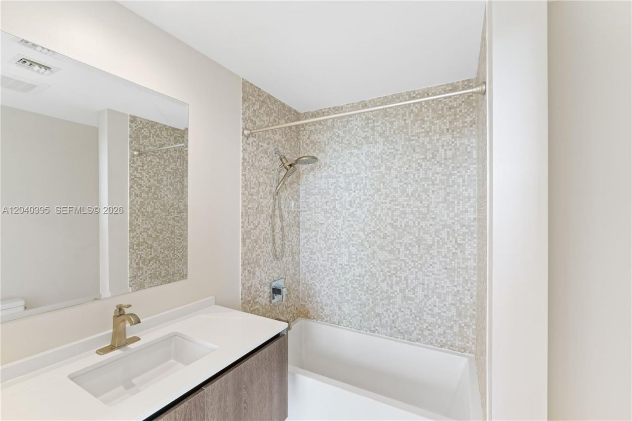 88 SW 7th St , Unit 712, Miami, FL 33130 Photo