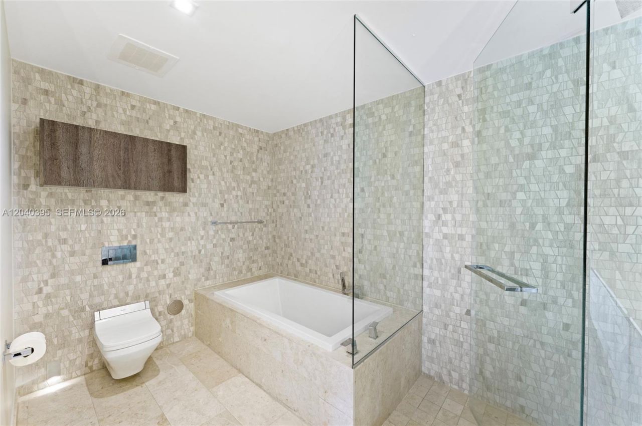 88 SW 7th St , Unit 712, Miami, FL 33130 Photo