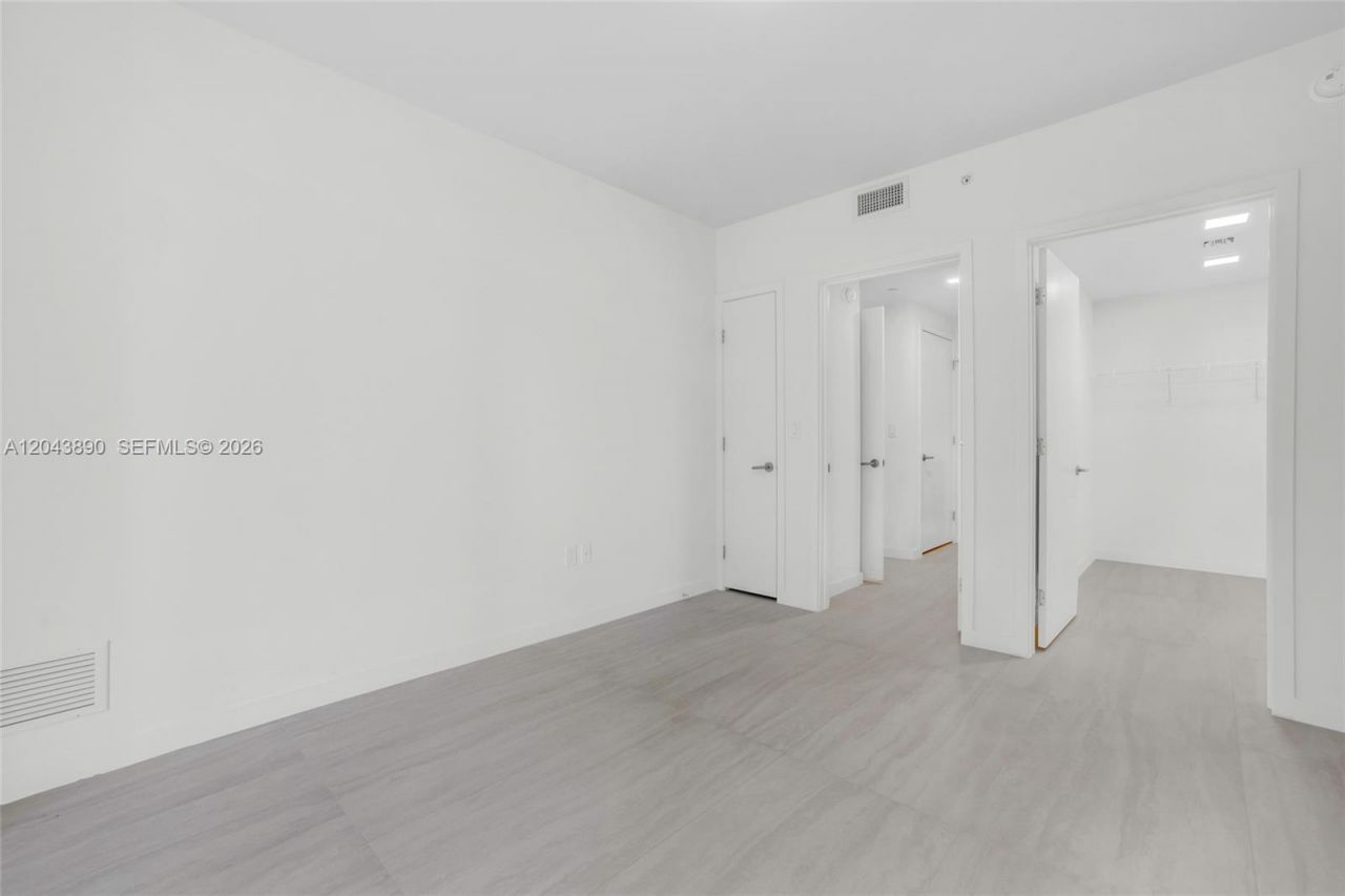 77 SE 5th Street , Unit 1708, Miami, FL 33131 Photo