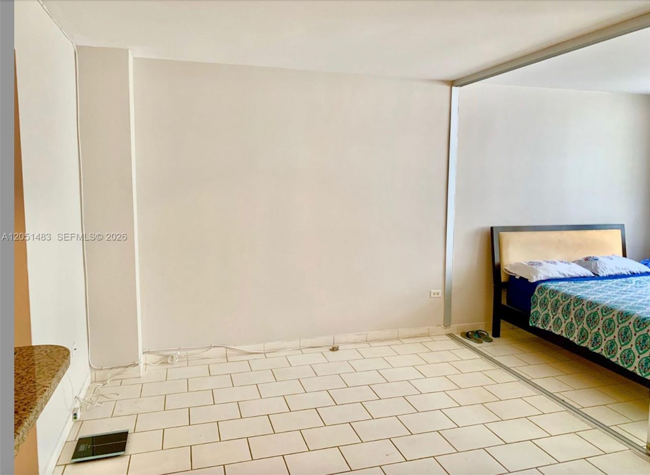 905 Brickell Bay Dr, Unit 1523, Miami, FL 33131 Photo