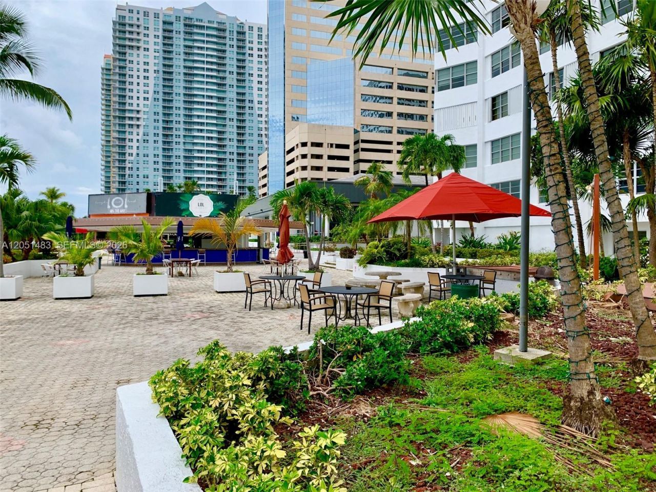 905 Brickell Bay Dr, Unit 1523, Miami, FL 33131 Photo