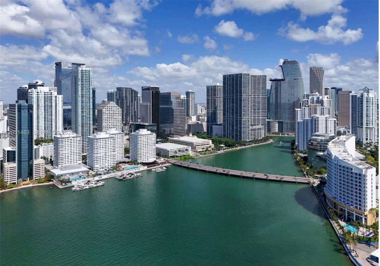 905 Brickell Bay Dr, Unit 1523, Miami, FL 33131 Photo