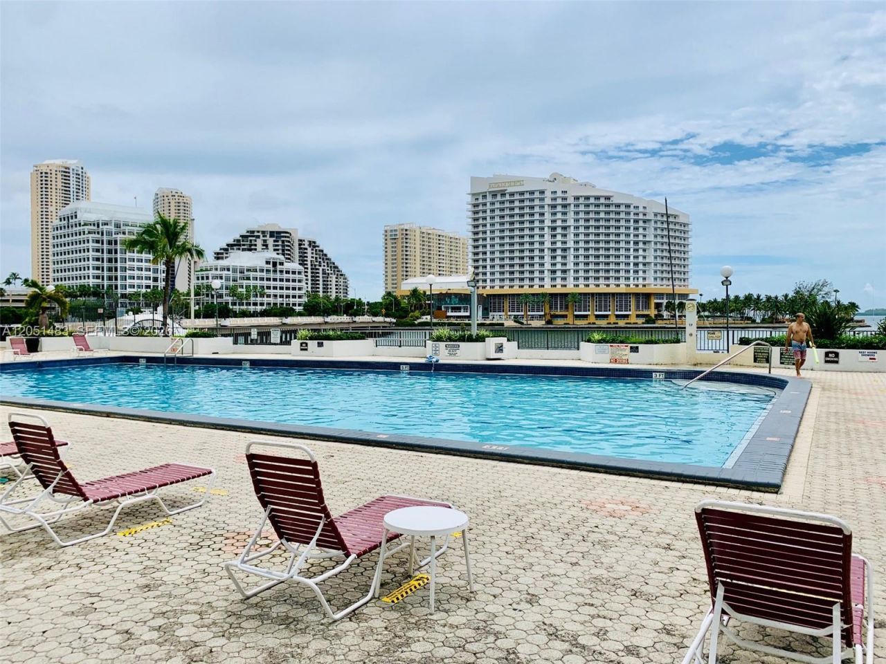 905 Brickell Bay Dr, Unit 1523, Miami, FL 33131 Photo