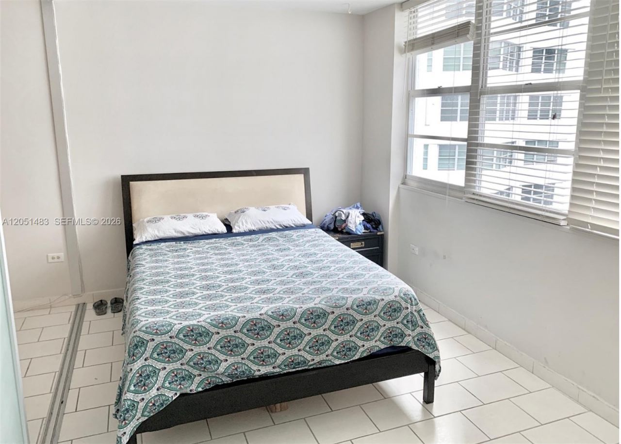 905 Brickell Bay Dr, Unit 1523, Miami, FL 33131 Photo